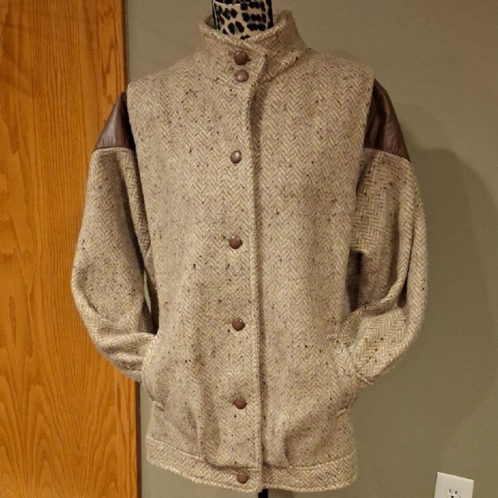 Vintage 80s Women's Herringbone Wool Jacket with Leather Shoulder  Details